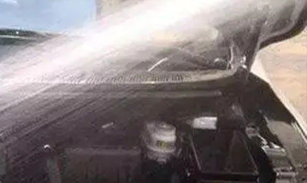 It only takes 3 minutes to produce graphene by high-pressure water washing